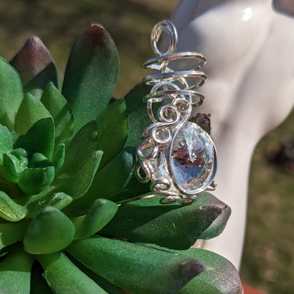 .925 Sterling Silver Crescent Moon Pendant Sparkly Artisan Spiral Beautiful - Picture 8 of 17